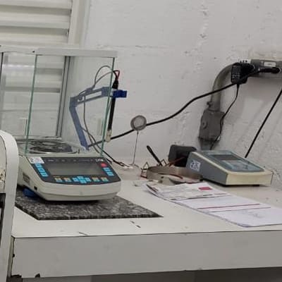 Máquina para Ensaio de Trilhamento Elétrico